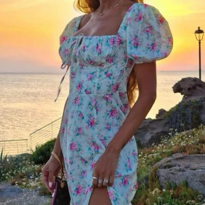 Klänning  - Ny klänning 