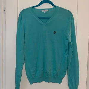 Lyle & Scott tröja  - Lyle & Scott jumper i fin och ovanlig färg. Storlek L Pris kan diskuteras.