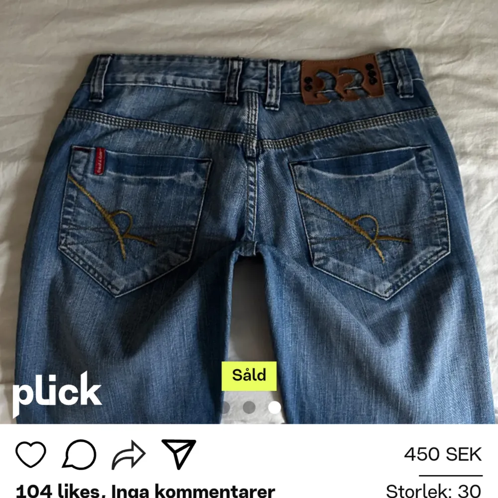 Säljer dessa jeans som är köpta här på Plick då dem inte passade mig. Jeansen är ifrån rant&rave. Midja tvärs över 40 skulle säga dem är en storlek 26/27. Och 34 i svensk storlek . Jeans & Byxor.