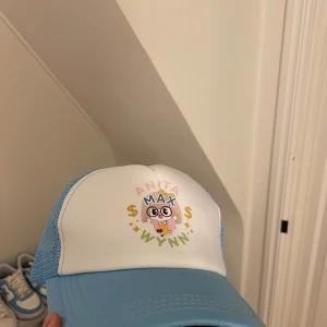 ✨anita max wynn✨ - Köpte denna skönhet i hopp om max win på casino. Kan inte säga att det funkade och har nu hamnat hos kronofogden.😔Hoppas att denna skönhet landar hos någon riktig storspelare.🙂Egentligen en ovärderlig vara med lyxfällan tvingar mig sälja för 150kr🙄