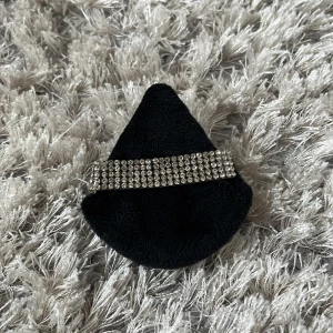 Powder puff - Powder puff, från Lyko (oanvänd), ganska liten men jag tycker att den är perfekt att ha under ögonen o så. Jätte mjuk! Köp jätte gärna!🙌🏼💘