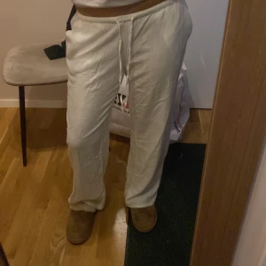 H&m linnebyxor  - Slutsålda H&m linnebyxor i s. 
