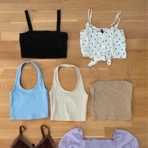 Paket klädpaket toppar linnen crop top croptops stockholmstil stockholmsstil sommar sommarkläder - BETALNING VIA SWISH ELLER VINTED!  Klädpaket med 7 olika plagg - paketpris 125kr! Alla kläder är i fint skick. Något enstaka plagg kan ha lite tvättludd. INGA hål eller fläckar.