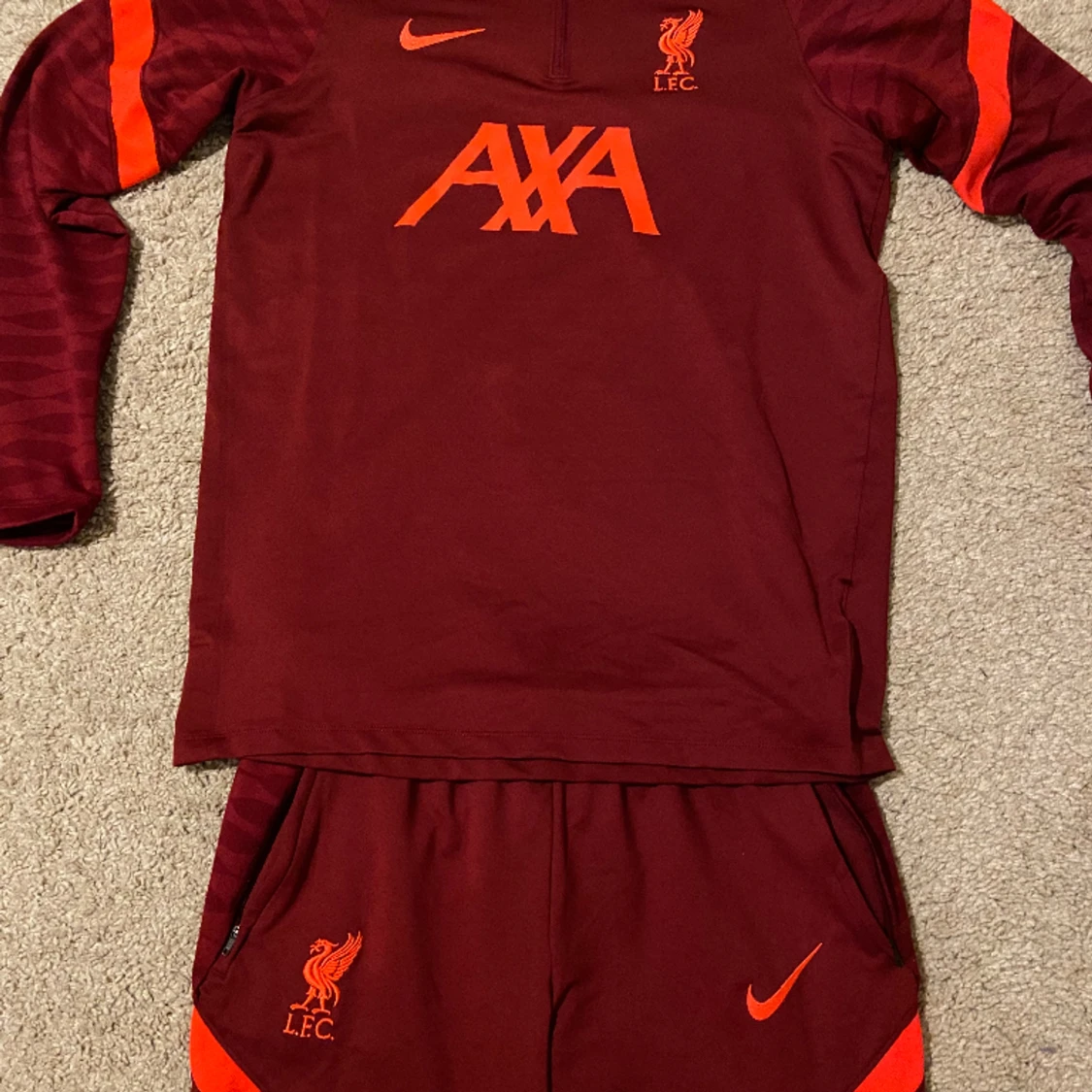 Liverpool tracksuit  - 90