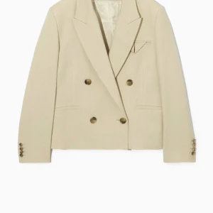 Blazer ifrån cos - Säljer min blazer ifrån cos storlek 36 🤍slutsåld i 36 på hemsidan, nypris är 1750