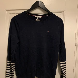 Tommy Hilfiger tröja - Tröja från Tommy Hilfiger. Storlek xs. Använd men i gott skick. 💙