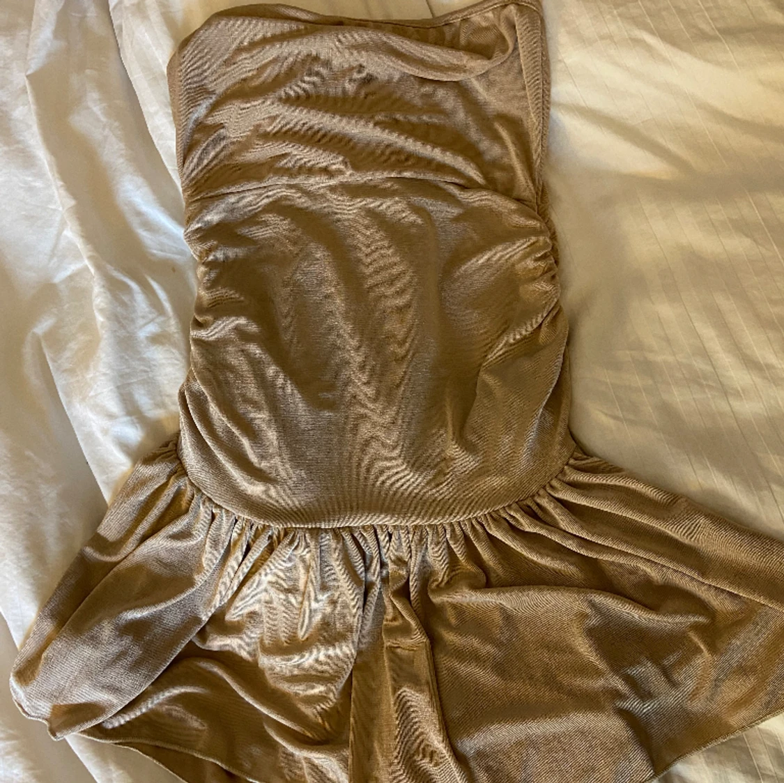 "guldig" tub klänning