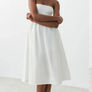 Klänning - Fin och skön sommarklänning från Gina Tricot. Använd en gång. Storlek L.