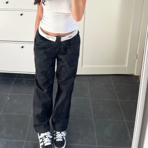 Dickies byxor - Dickies byxor köpta på carlings. Fint skick men säljer då de är lite stora på mig. Pm vid frågor