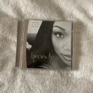 Brandy cd skiva  - En brandy cd skiva. Säljer pga att den inte används. Köparen står för frakt och pris kan diskuteras❣️säljer andra och fler cd skivor på min plick, gå in och kolla om du vill:)