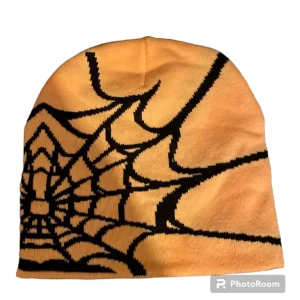 Spider mössa - Säljer denna schyssta mössa i ny skick 