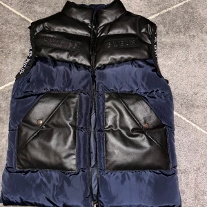 PHILIP PLEIN - Kontakta mig om du är intresserad  Storlek:L 