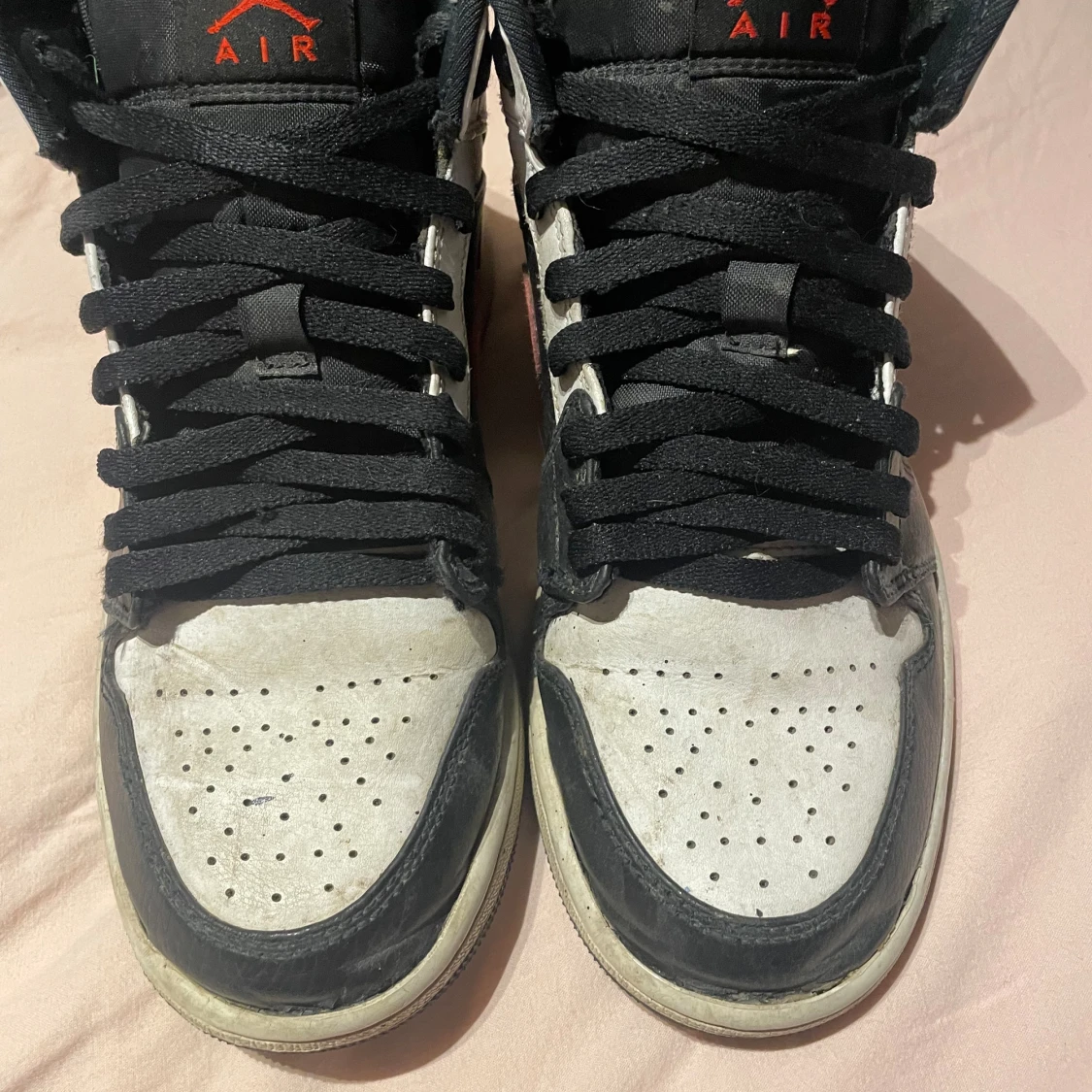 Jordan 1 Mid Chile Red 