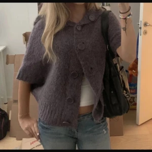 Stickade kofta - Bra skick