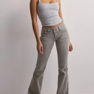 Nelly jeans - Super fina jeans från Nelly som är helt oanvända och i toppskick, skriv privat för bilder och frågor 🥰🤗