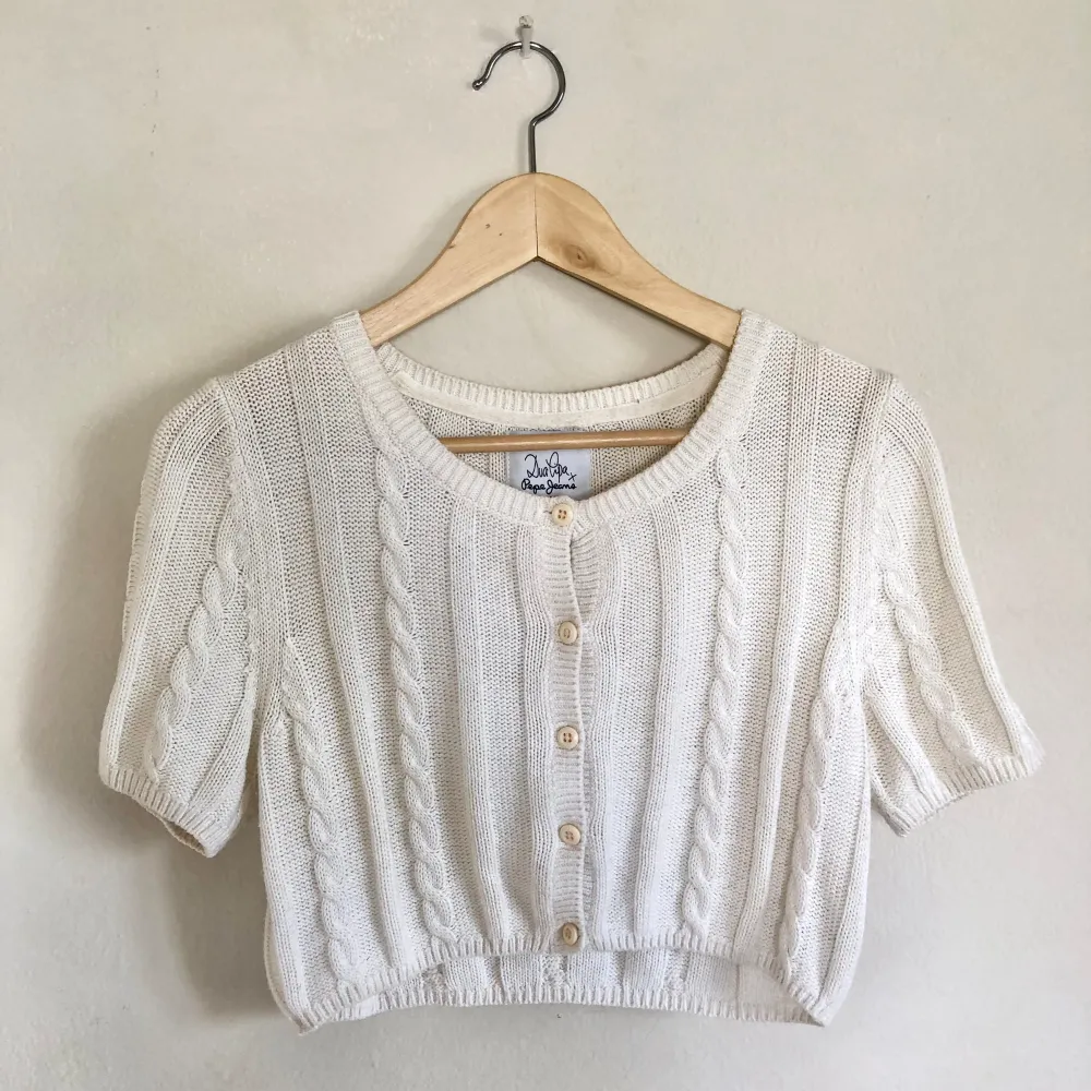 Cropped Cardigan in white, Size M.  Dua Lipa for Pepe Jeans.  Great condition :). Tröjor & Koftor.
