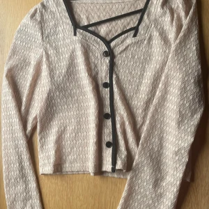 Beige Tröja - Så fin beige tröja❤️