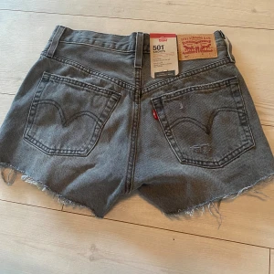 Levis shorts  - Helt nya Levis shorts med lappar kvar💕original pris 669kr, pris kan diskuteras💕