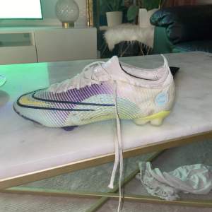 Nike mercurial vapor 14 elite fg Säljer för att jag har nya skor Kan gå ner i pris vid snabb affär  