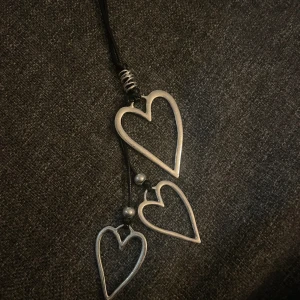 Halsband  - Nytt hjärt halsband 