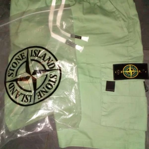 Stone Island Cargo Shorts - Storlek L Grym kvalité 