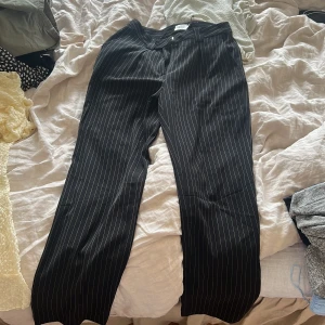 Byxor  - Så fina men för små! Strl 38