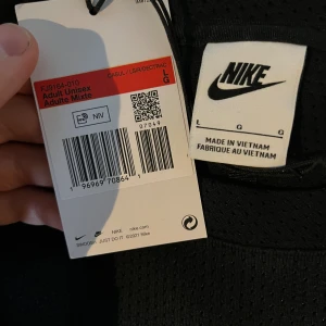 Nike x Stüssy Long Sleeve shirt - Oanvänd. Lång i armarna. Köpt från Nike Snkrs appen och kvitto finns