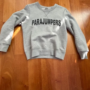 Parajumper fleece- Storlek S - Knappt använd säljer den för att det var fel storlek 