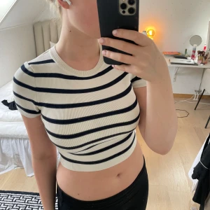 Randig tröja - Stickad randig tröja från zara som sitter så fint 💖💖💖