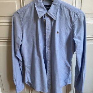 Ralph Lauren strl 6 i nyskick.  - Använd ett par gånger men blev gravid. Ett fynd då den kostade 1695 kronor ny. 