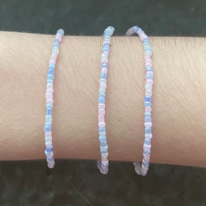 Sockervadd armband - Finns i alla storlekar… 15cm/1, 18cm/2 och 21cm/3 (ungefär). Ett armband kostar 20kr. Skicka ett sms innan du köper, använd endast ”köp nu” 💘