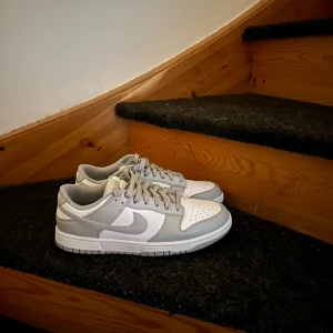Nike dunk retro - Gråa Nike skor, storlek 44,1/2