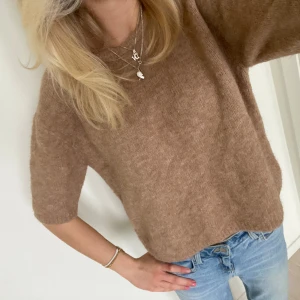 Stickad t-shirt  - Såå fin stickad t-shirt från lindex i alpackaull, använd en gång❤️