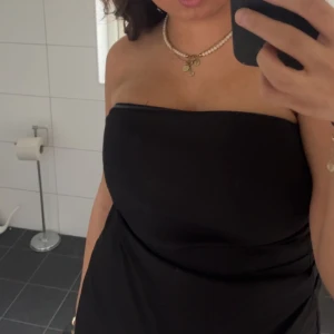 Topp från zara  - Jättefin topp från zara i storlek L men passar egentligen S/M. 100 kr 🩷🩷🥰