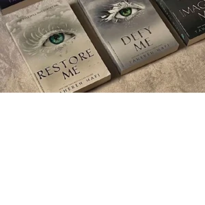 Sista böckerna av shatter me serien - Tryck på köp nu