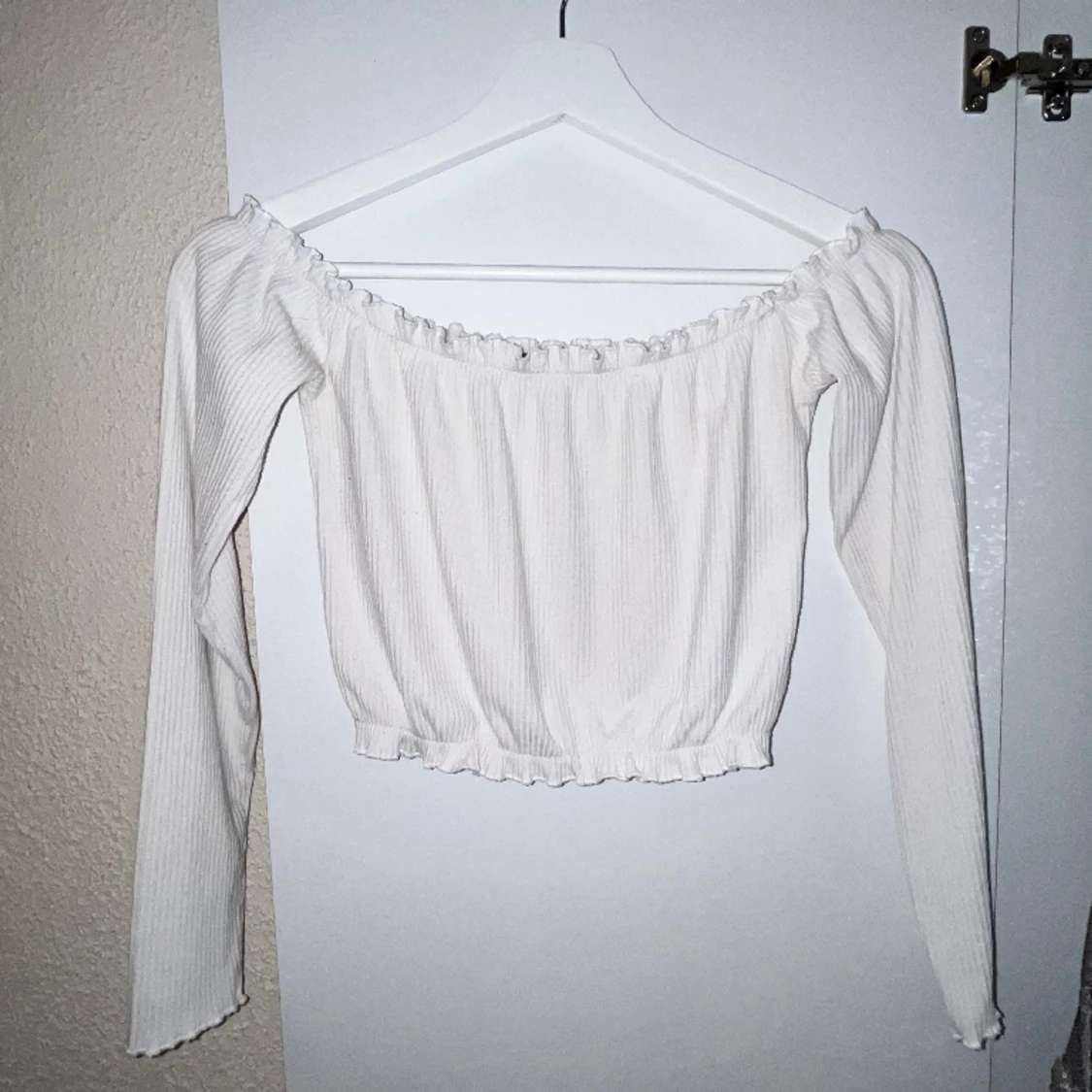 Off shoulder vit långärmad topp 💞 - 90