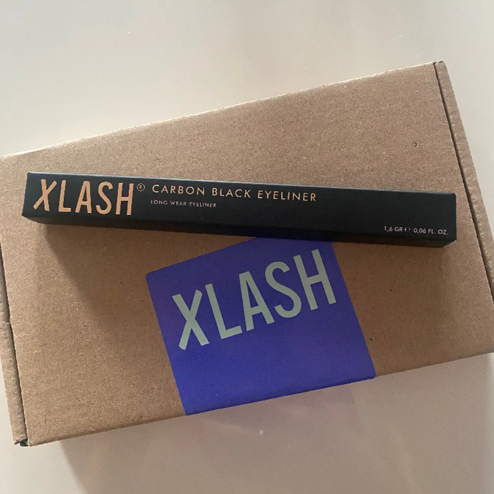 Säljer den xlash eyeliner, som ja fick vid jul som jag inte kommer använda! Aldrig använd eller testad så som helt ny🥰 . Accessoarer.