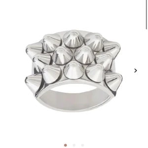 Edblad ring - Säljer min silvriga Edblad ring (Peak Ring Steel) Säljer eftersom den är för stor. Köparen står för frakten.