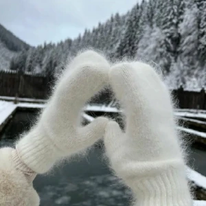 STICKADE VANTAR - Nya🤍