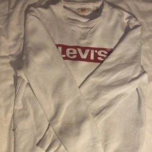 Levis tröja - Levis tjocktröja i jättebra skick.  