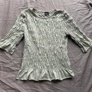 Smockad topp - Så söt smockad topp från ginatricot 💖 fin mint grön färg😇