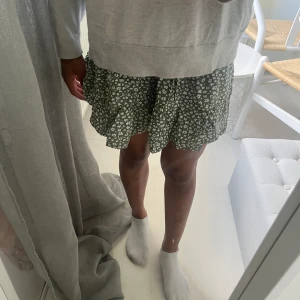 Gullig sommarkjol - Superfin sommarkjol som passar perfekt till sommaren 🏝️🏄‍♀️