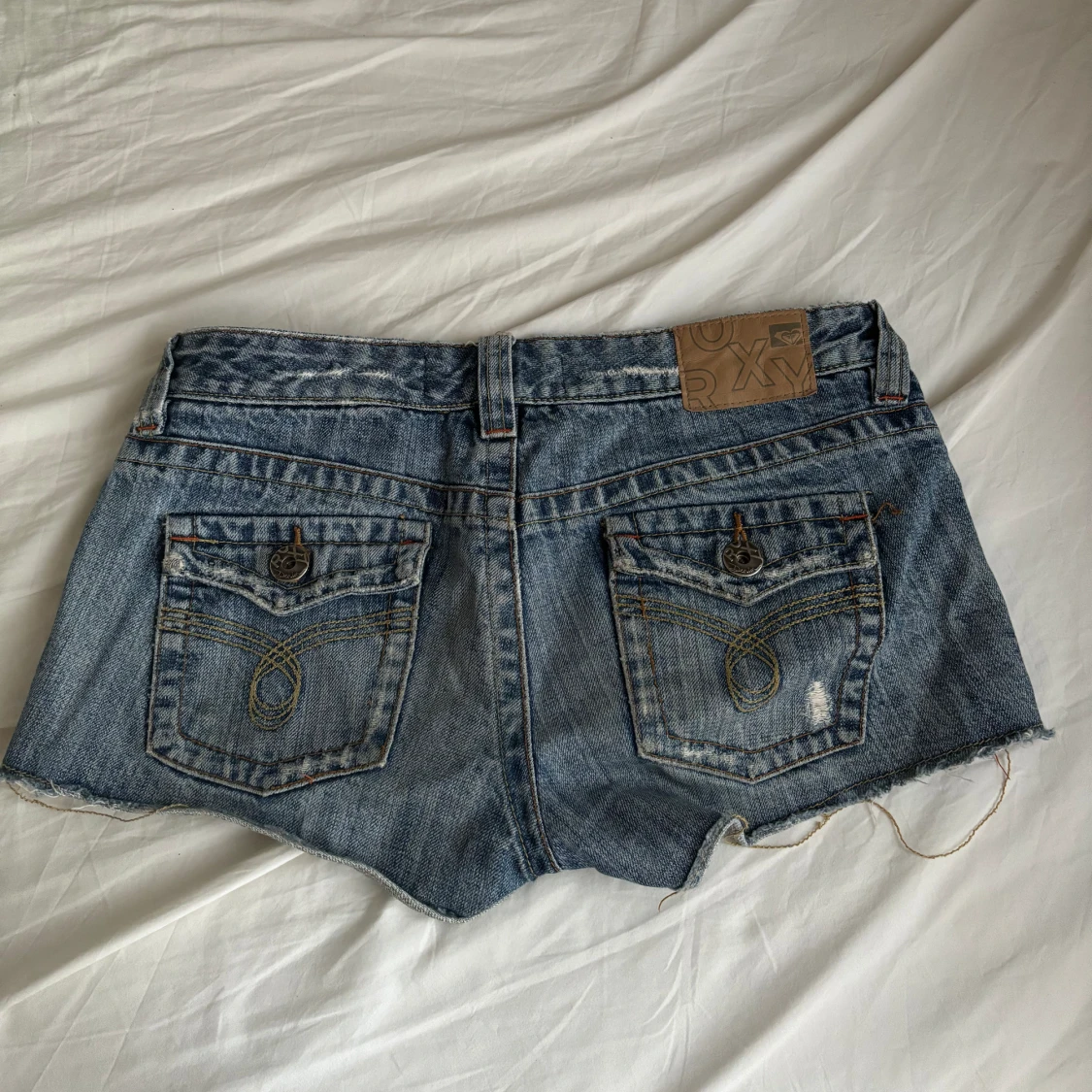 lågmidjade shorts - 90
