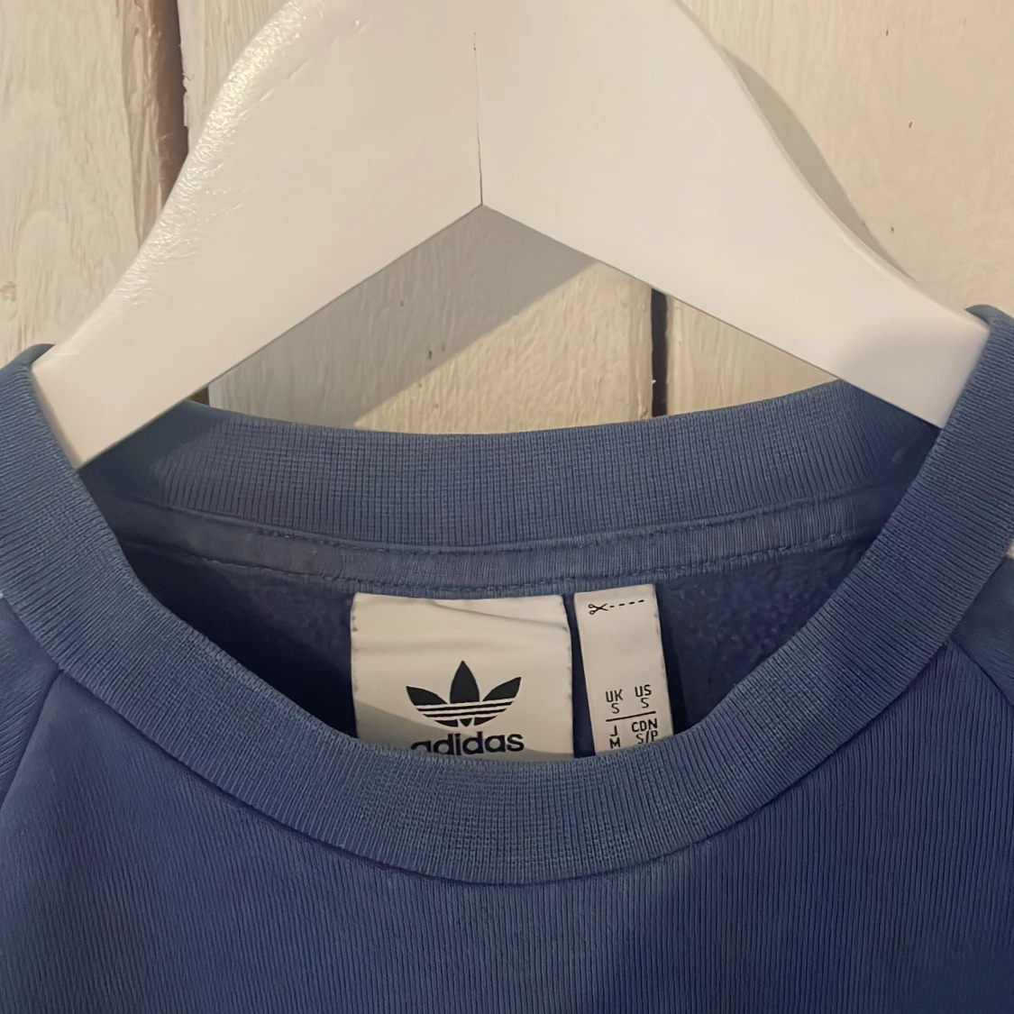 Adidas sweatshirt ljusblå  - 90