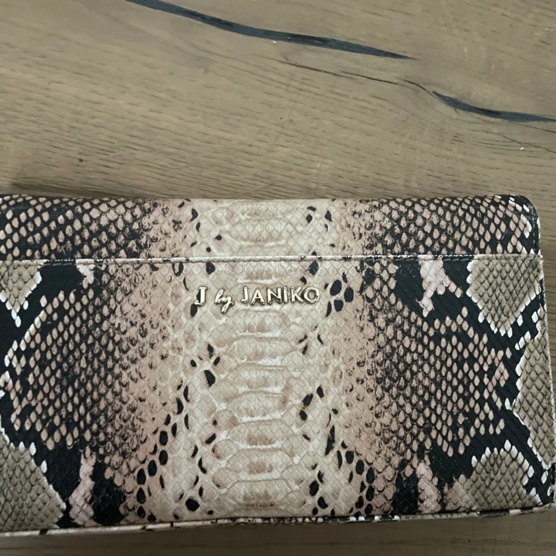 J by Janiko väska - 90