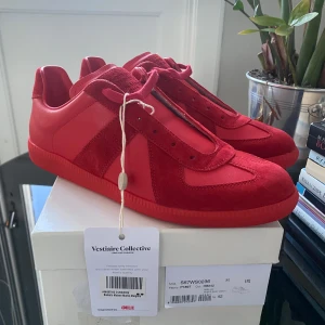 Maison Margiela Gats - Säljer nu mina maison margiela gats i nyskick då de är lite för små för mig. De är äkthetsverifierade med tag som garanti, box och dustbag tillkommer. Nypris 7000. Skicka ett pm om det finns några frågor, kan diskutera pris och tar gärna emot byten!