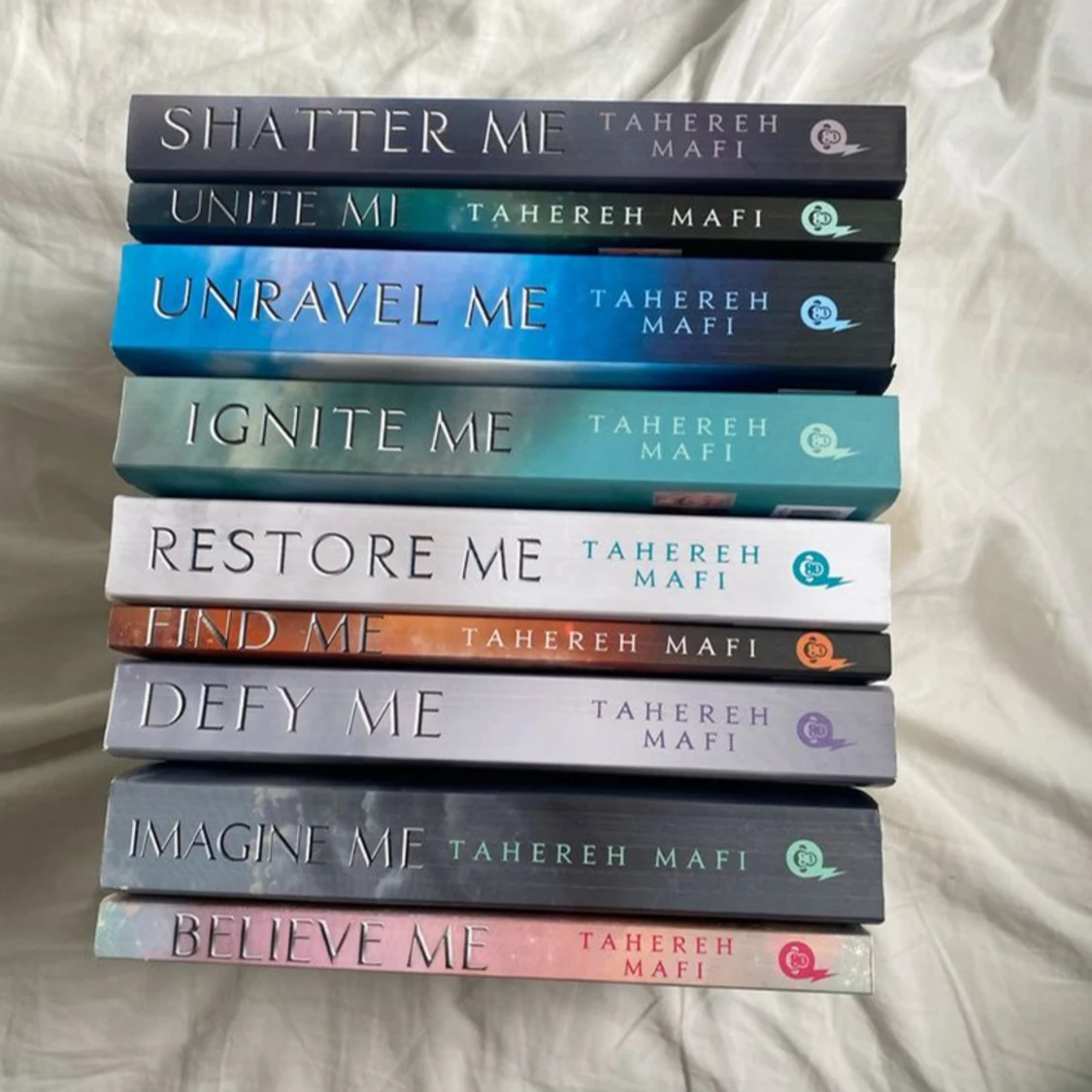 Shatter me series+tabs.  - 90