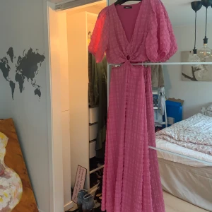 Sommarklänning  - Super fin klänning!  Endast använd en gång 🙏🏽