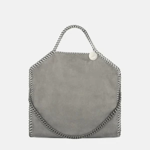 Stella McCartney väska - Intresse koll på väskan  Den är i i bra skick och har inga skador! 