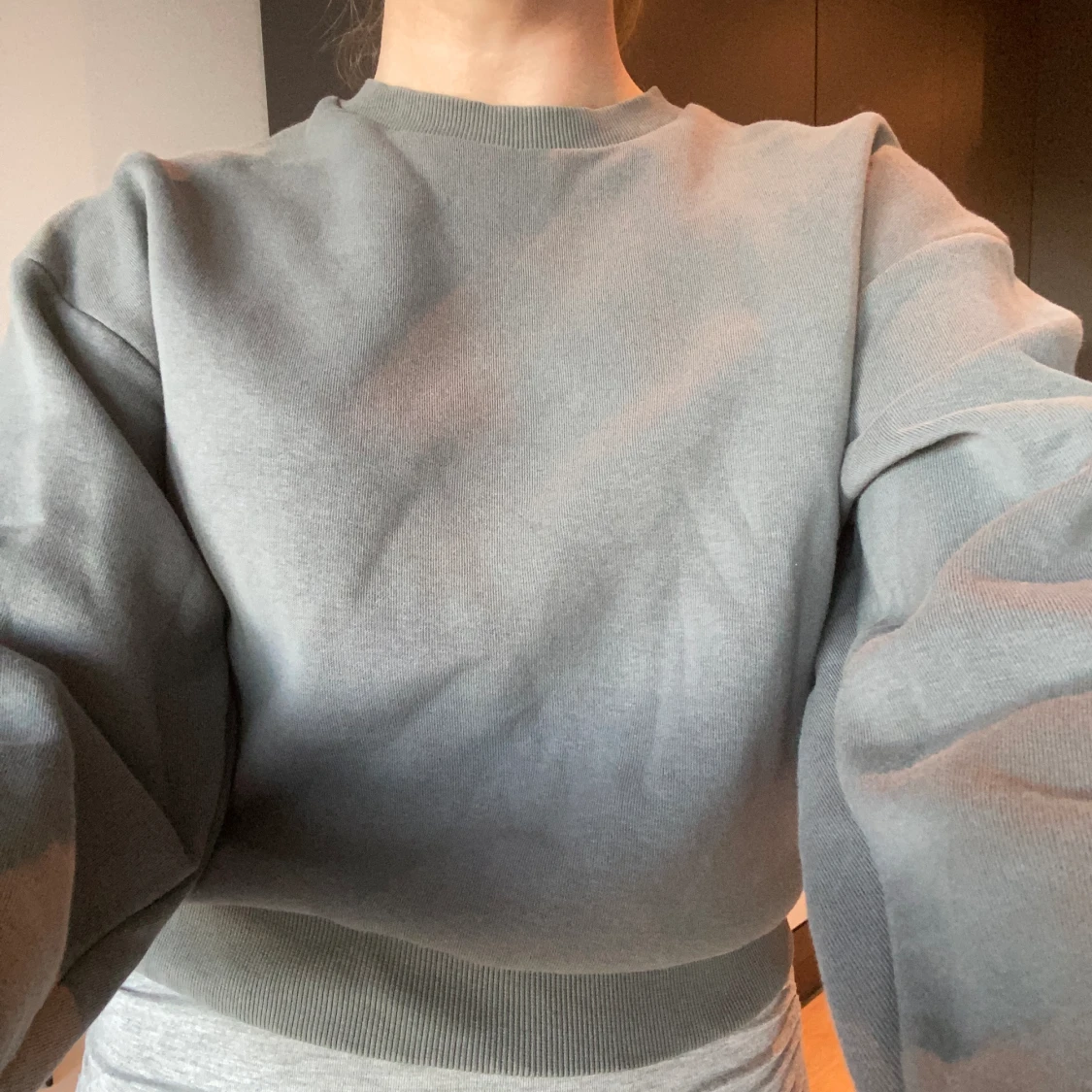 Sweatshirt i kort modell - 90